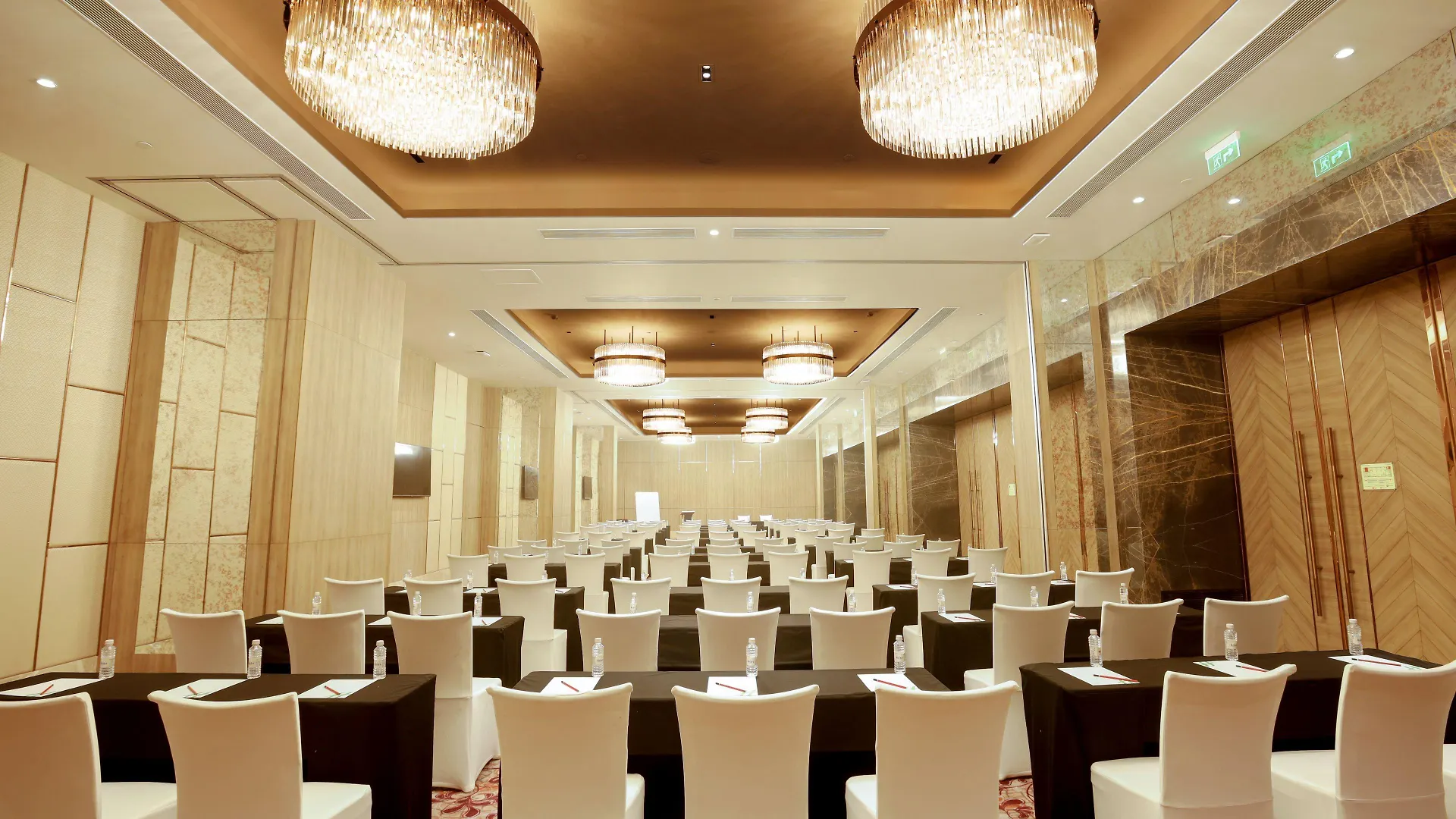 ***** Hotel Holiday Inn Gurugram Sector 90 By Ihg Gurgaon India