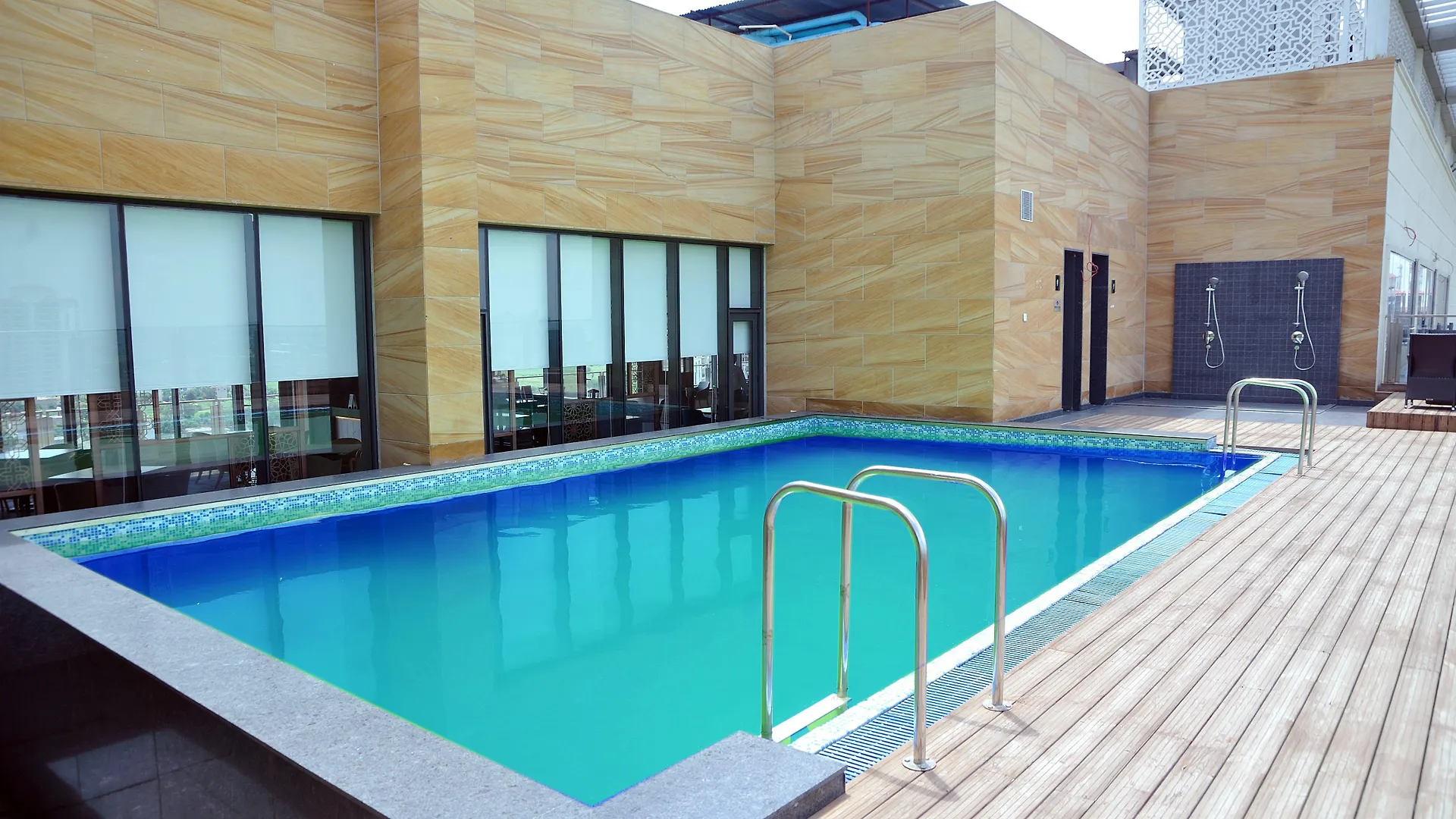 Holiday Inn Gurugram Sector 90 By Ihg Gurgaon 5*,